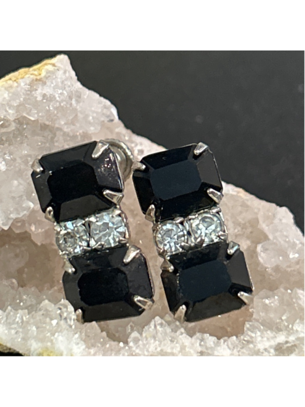 Women's vintage Black & Silver Tone & rhinestone Screw Back Earrings One Size